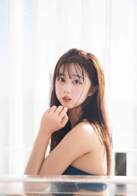 美丽的小蜜蜂4娃娃脸_BD英语在线观看完整版